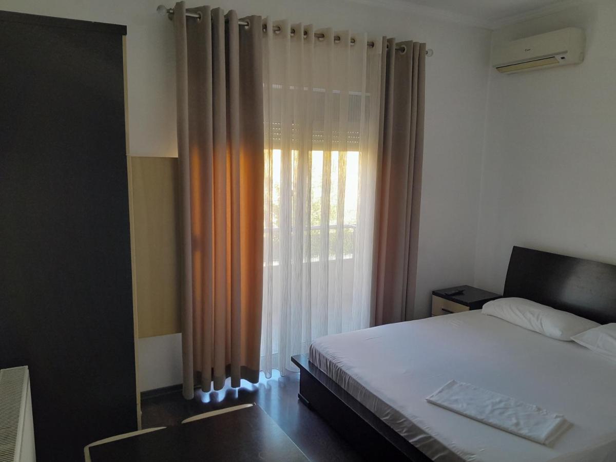 Hotel Yjet Pogradec Kültér fotó