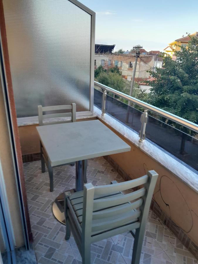 Hotel Yjet Pogradec Kültér fotó